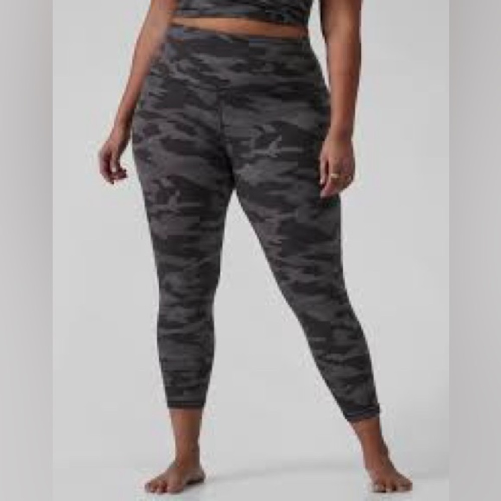 EUC Athleta Camo Elation Ultra High Rise 7/8 leggings